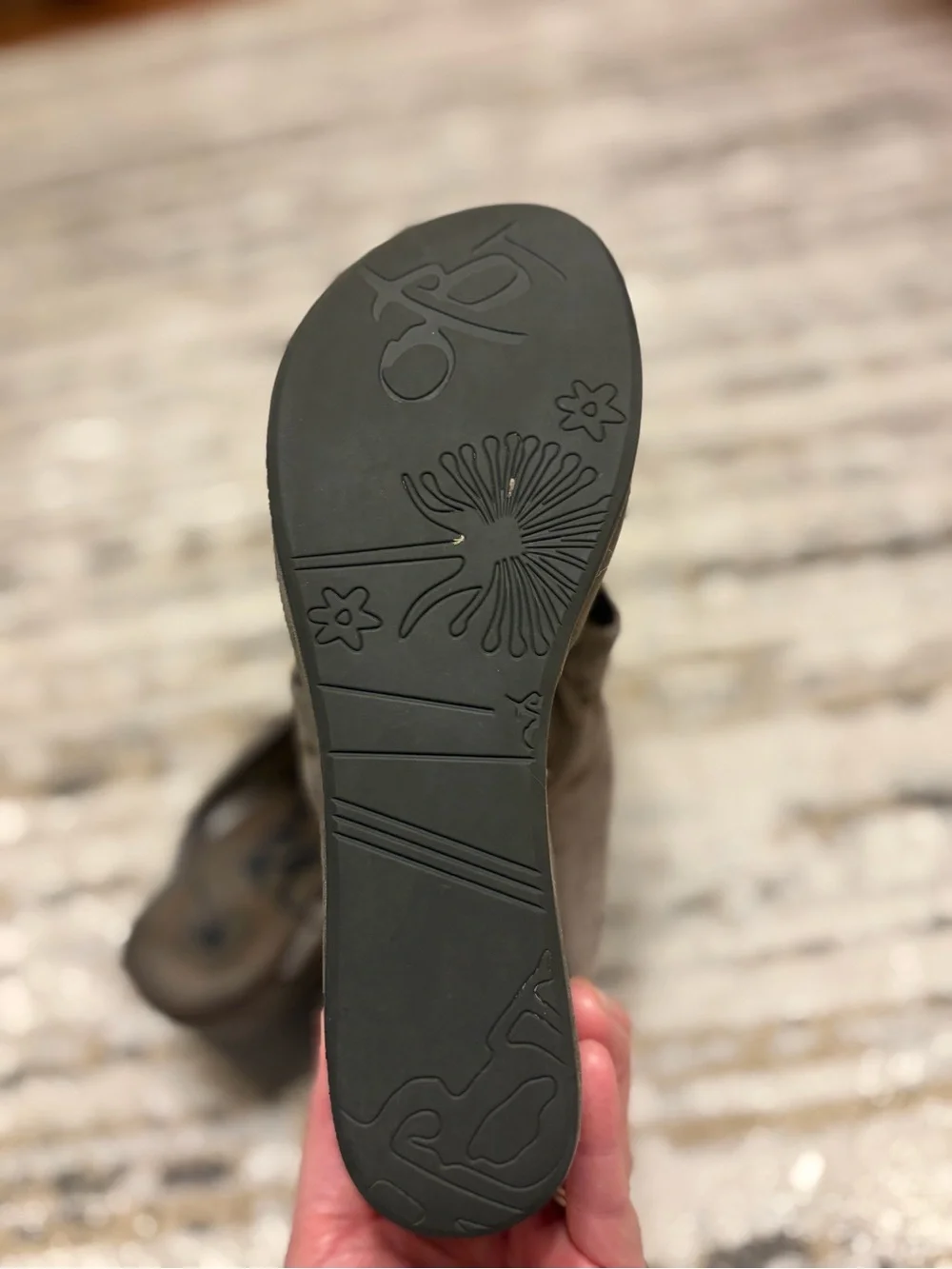 OTBT | Wedge Sandals in Taupe - size 7.5